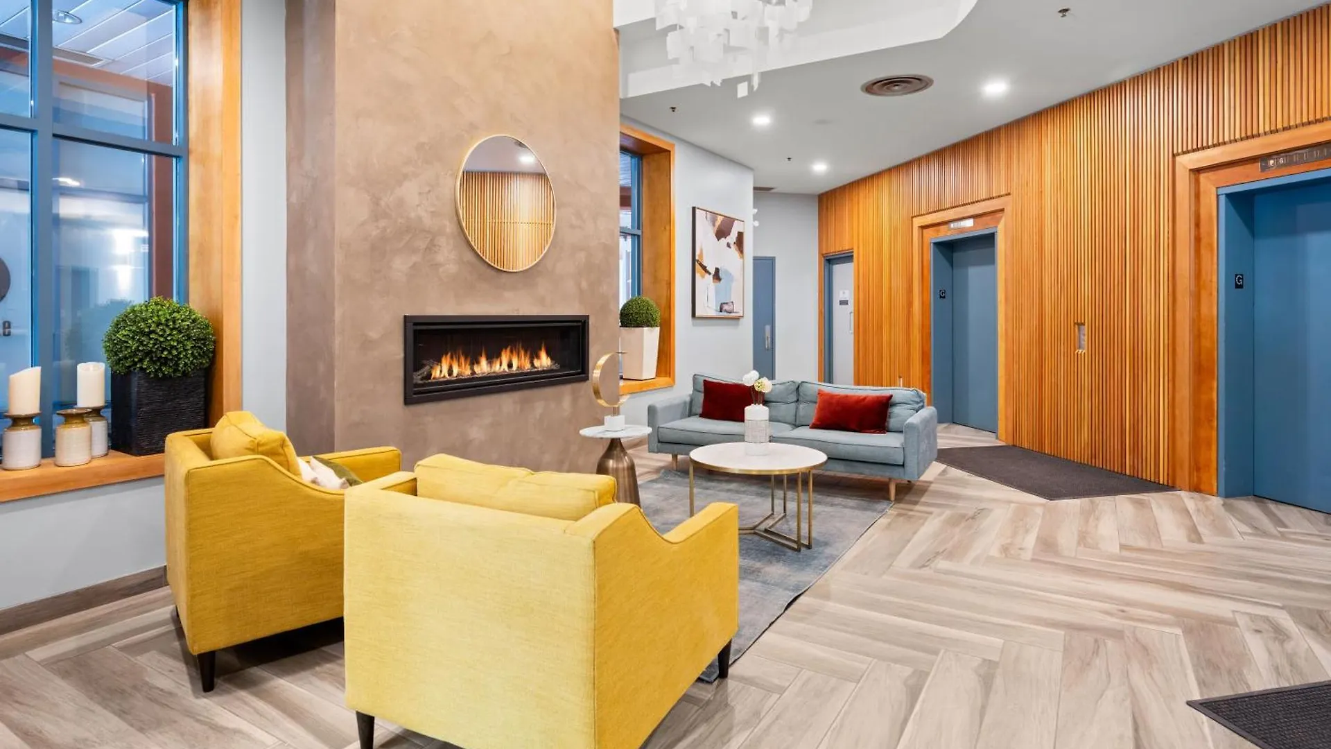 Alpenglow Lodge By Mva Whistler