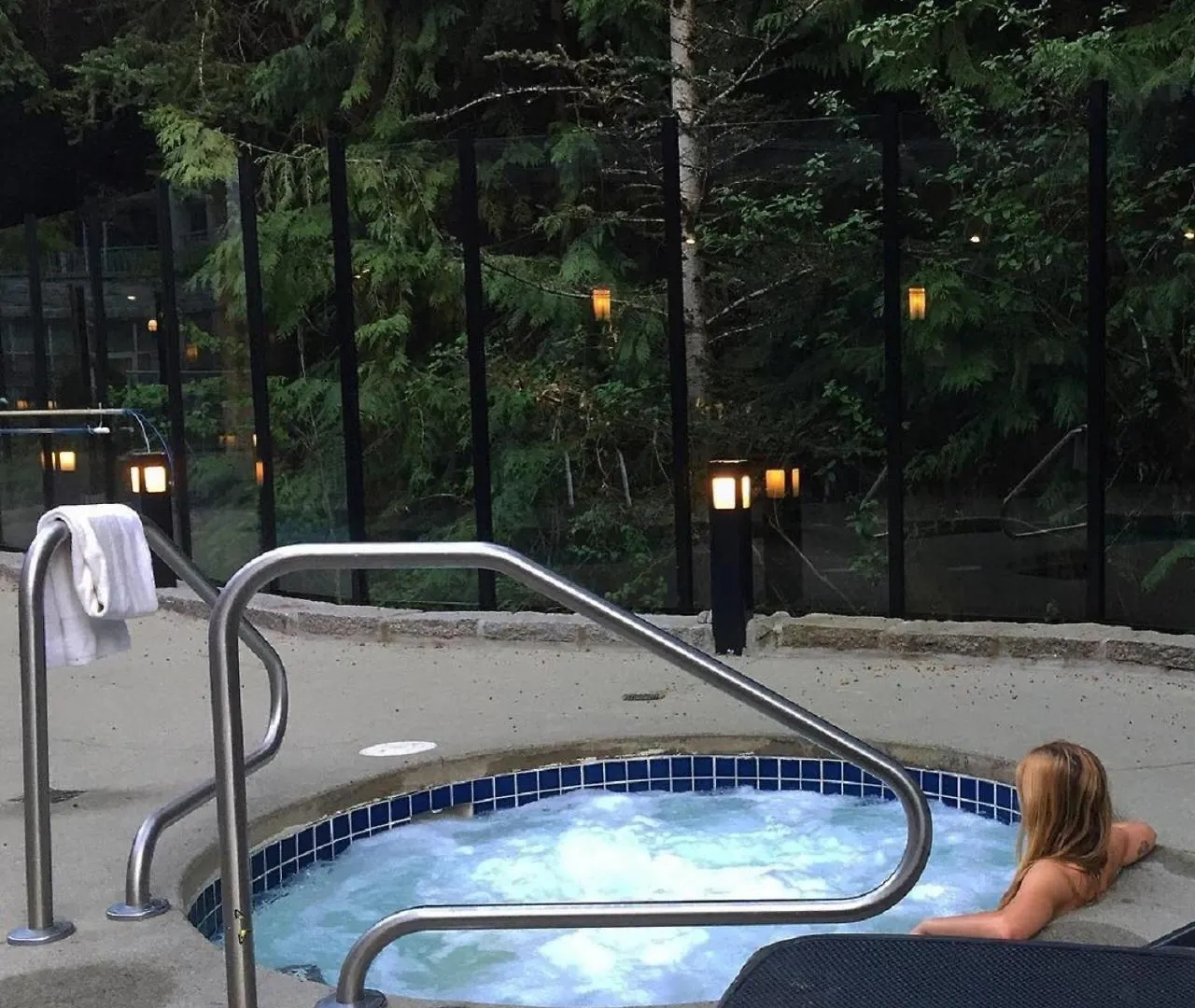 Alpenglow Lodge By Mva Whistler