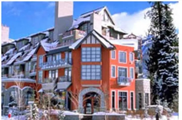 Alpenglow Lodge By Mva Whistler 0*,